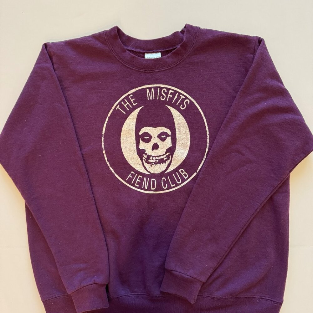 Y2K Women's Misfits Fiend Club Skull Punk Goth Danzig Size Large Maroon Sweater